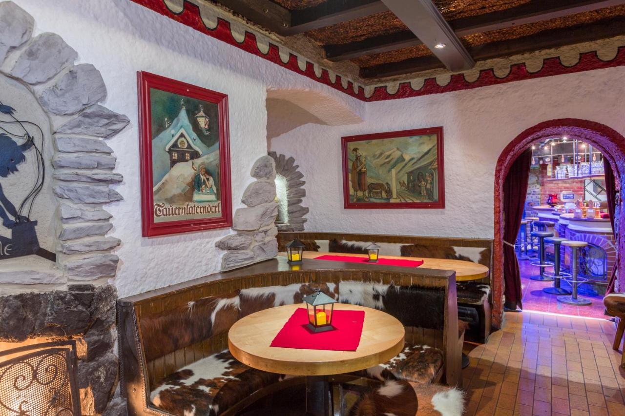 Party Hotel Taverne Obertauern Exteriör bild